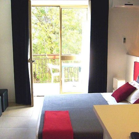 I Cugi Metropolis Apartment Бронте Екстериор снимка
