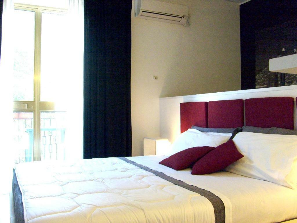 I Cugi Metropolis Apartment Бронте Екстериор снимка
