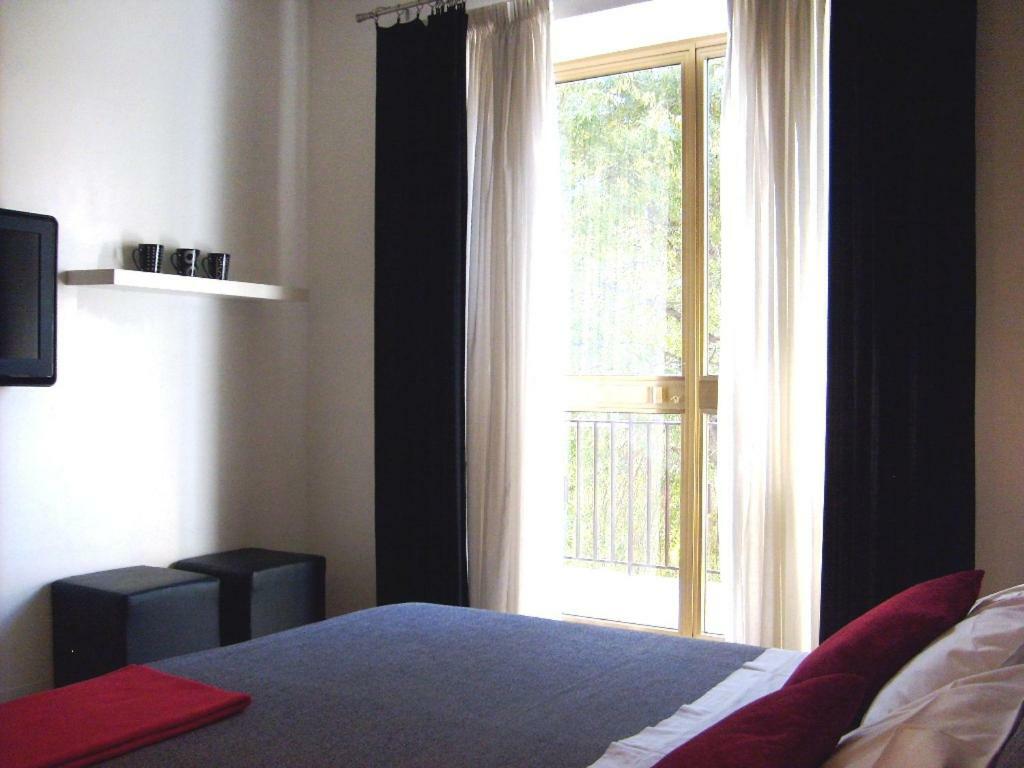 I Cugi Metropolis Apartment Бронте Екстериор снимка